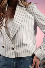 Esos Linen Cropped Blazer